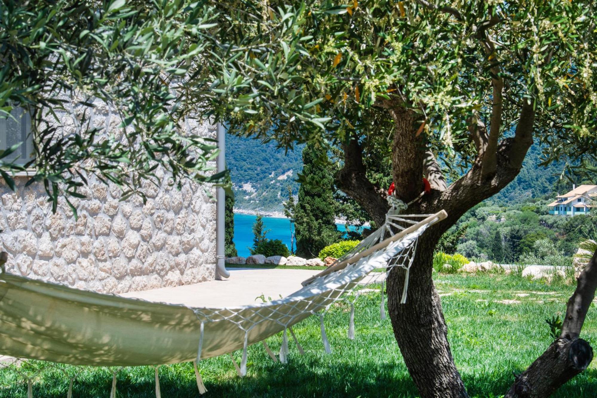 Mylos Mountain Villas- Villa Giorgio Áyios Nikítas エクステリア 写真