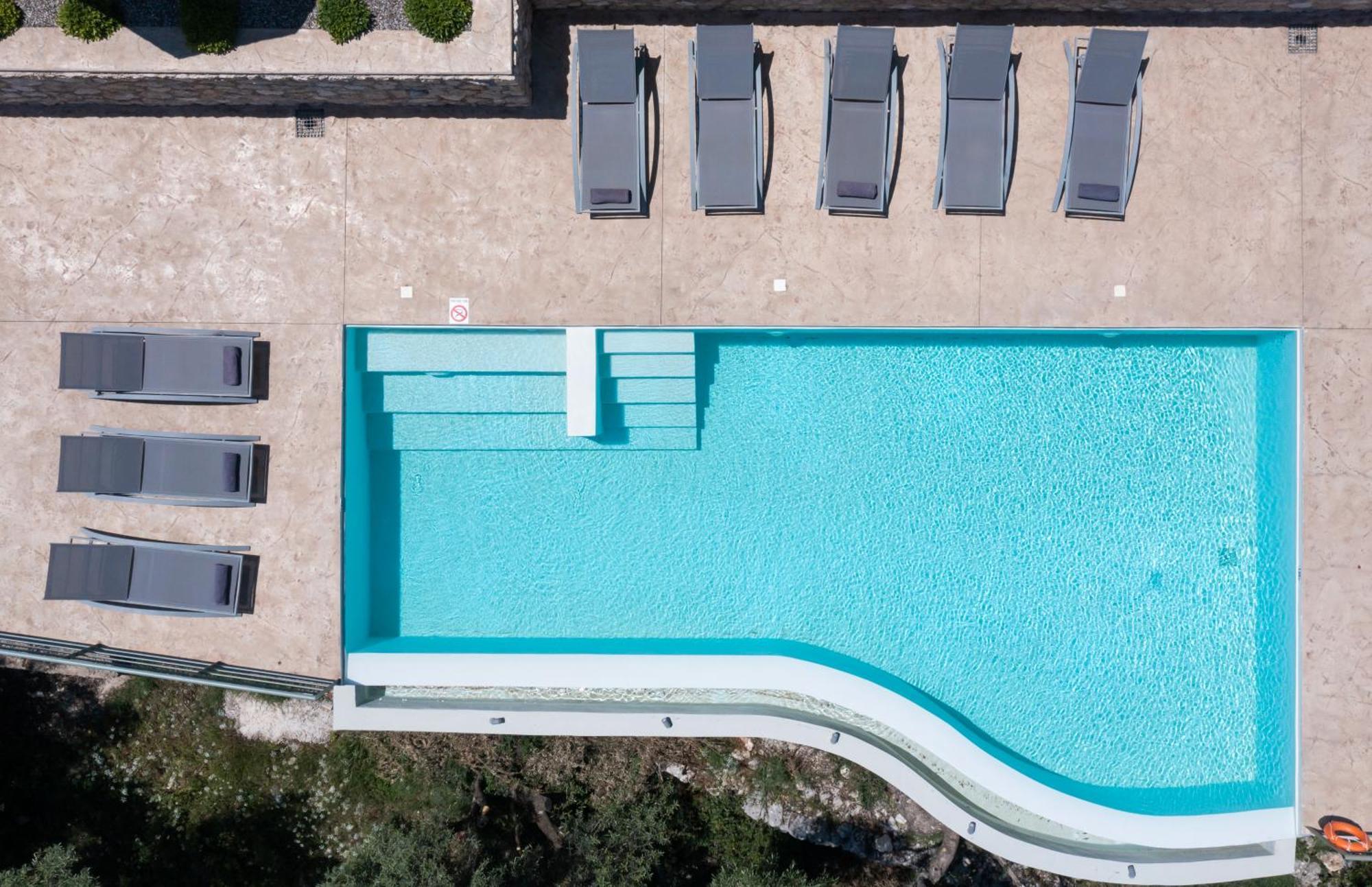 Mylos Mountain Villas- Villa Giorgio Áyios Nikítas エクステリア 写真